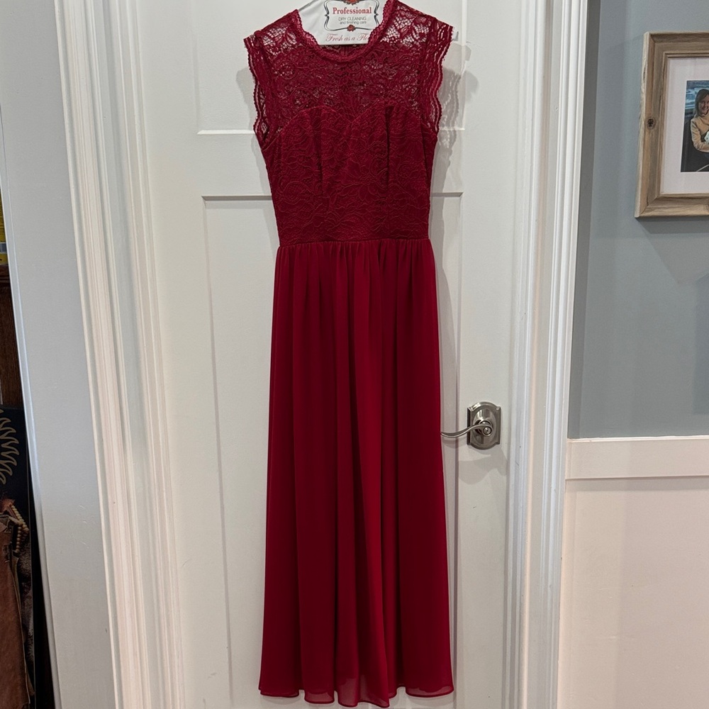 Muadress Burgundy/Red Lace Ball Gown Dress Size Small